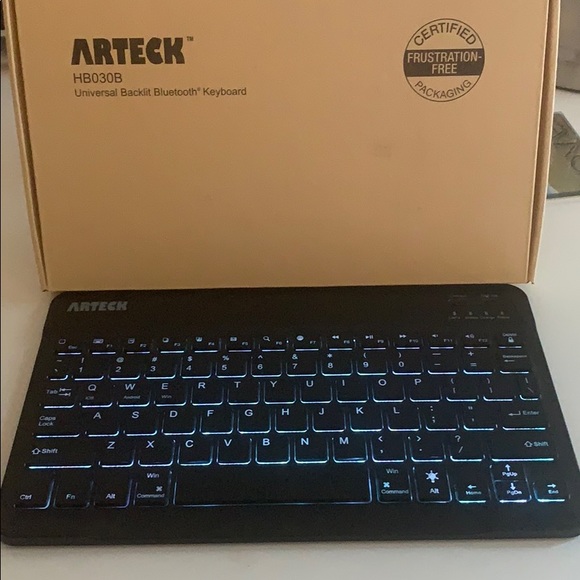 Arteck HB030B Universal Bluetooth Keyboard - Picture 1 of 4